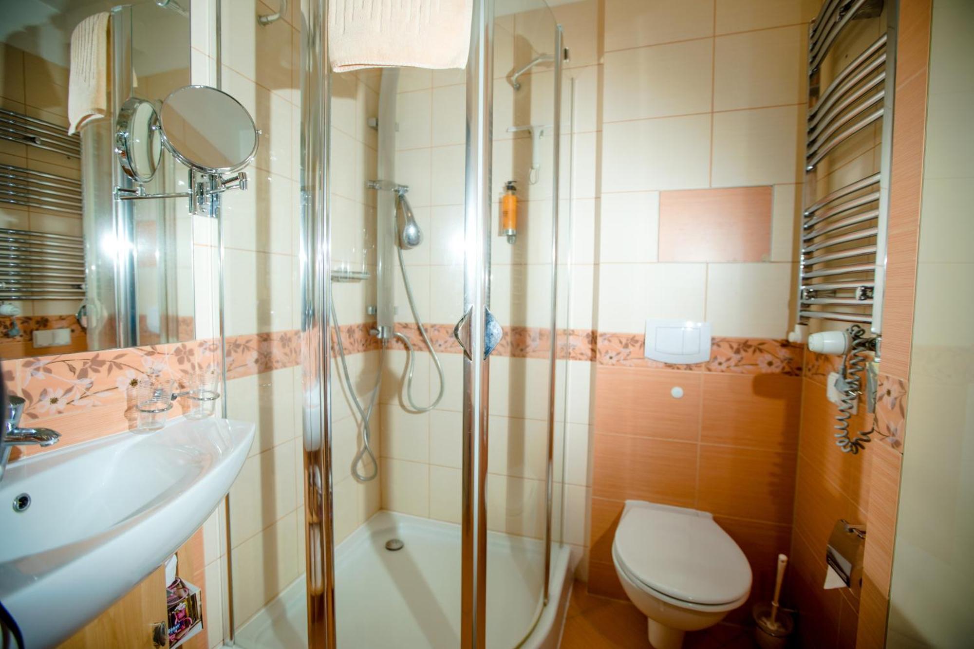 Doppelzimmer mit Balkon und Meerblick
